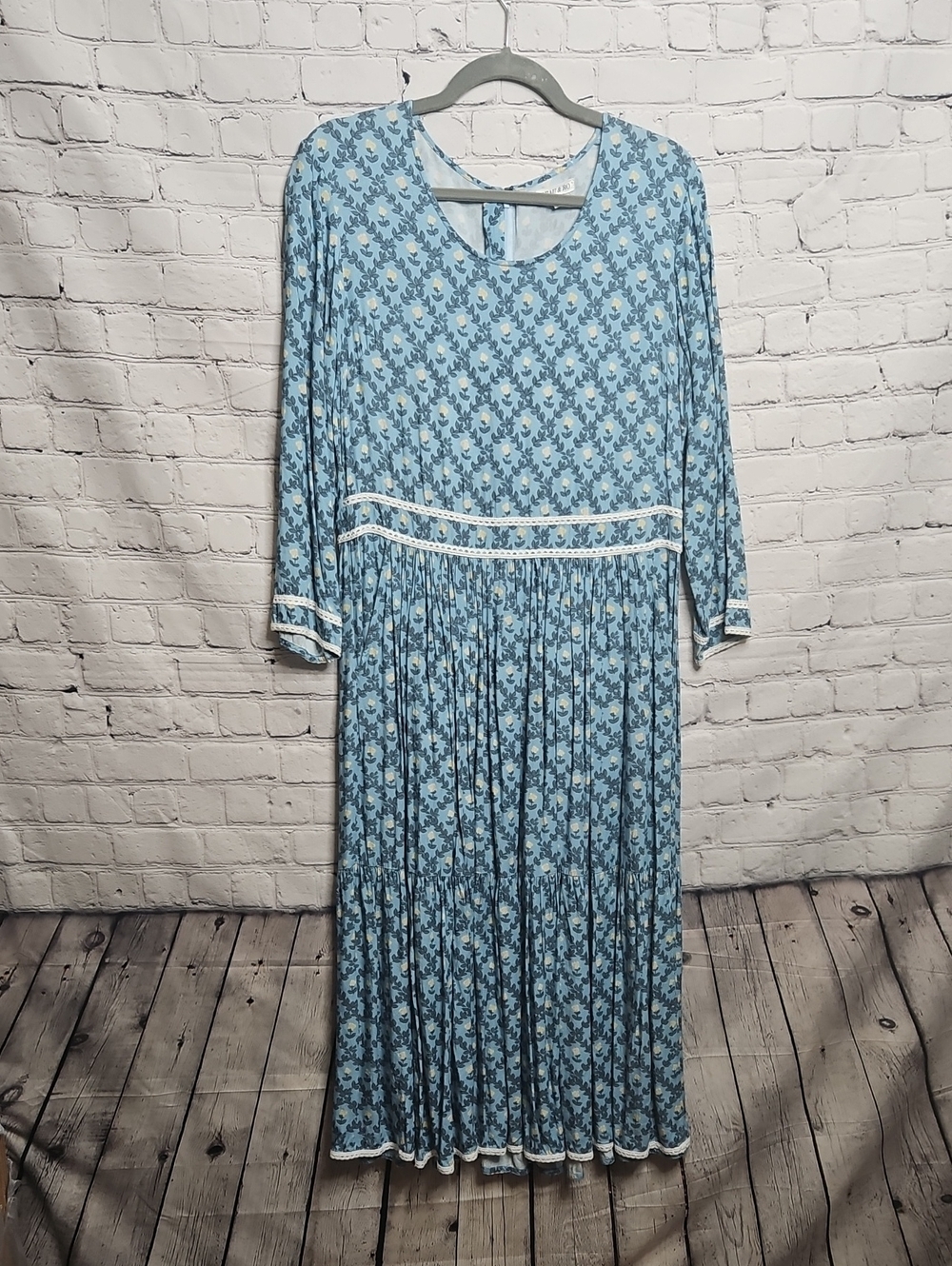 Beau & Ro Tiered Floral Prairie Dress W/pocketd Size Medium LIKE-NEW